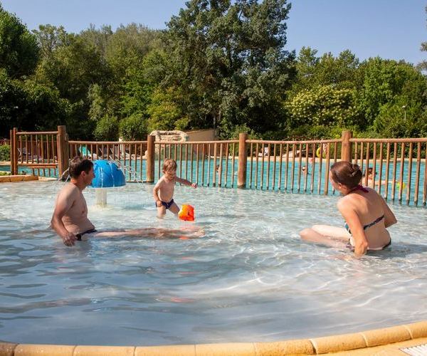 camping-pont-avignon-pataugeoire